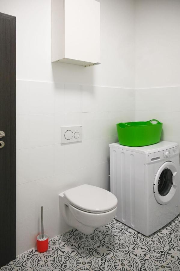 Ferienwohnung Charming Domicile Wien Allerheiligenplatz Exterior foto