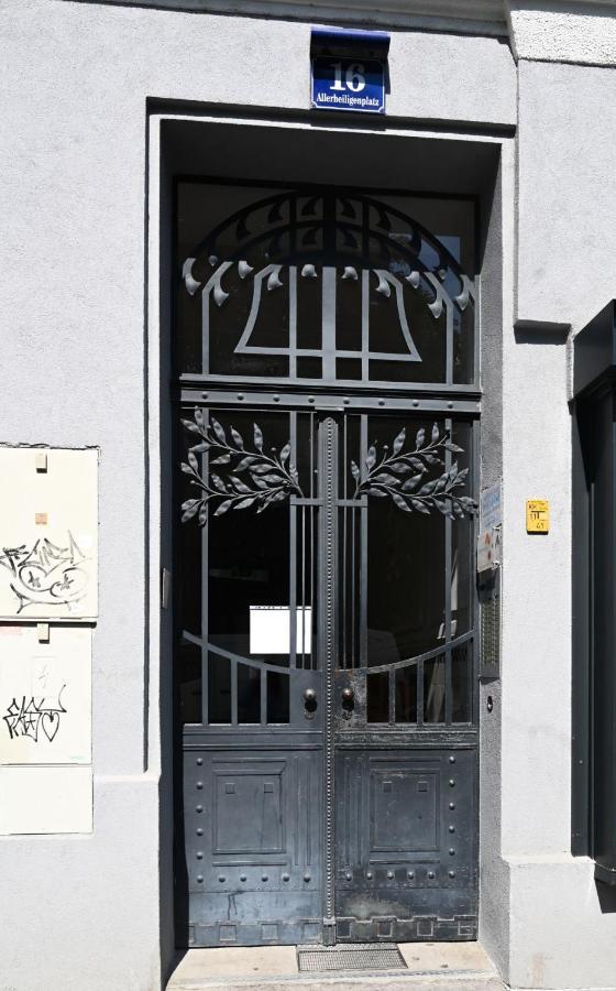 Ferienwohnung Charming Domicile Wien Allerheiligenplatz Exterior foto